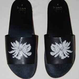 Beek Mockingbird Palm Slide Sandal